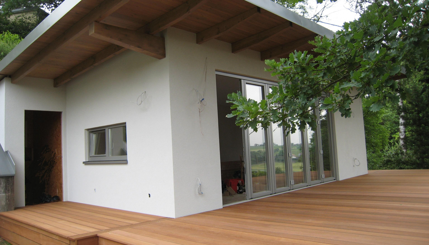 Gartenhaus Holzriegelbauweise mit Terrasse